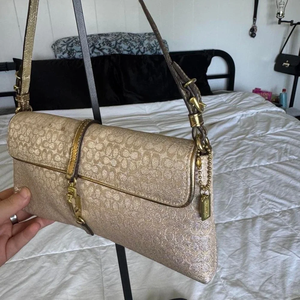 Coach 2003 Hamptons Shimmer Optic gold‎ Signature Demi Shoulder Bag y2k vintag